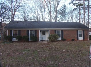 2106 Cottage Pl, Greensboro, NC 27455