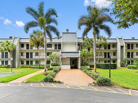 2nd image of 4793 Esedra Court #307