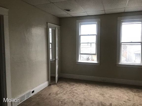 4th image of 88 Weaver St