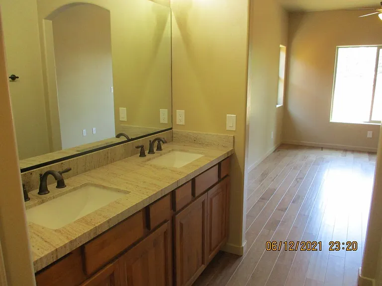 2012 N Lake Breeze Rd — Photo 13