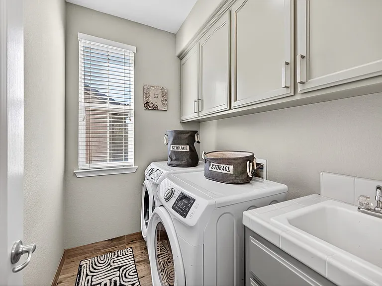 390 Caravaggio Cir — Photo 43