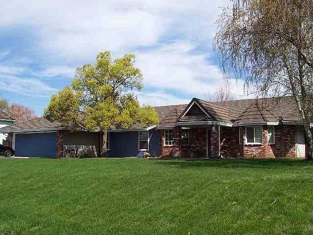 Home for Sale in Chico, CA - Front of 5 Laguna Ct.