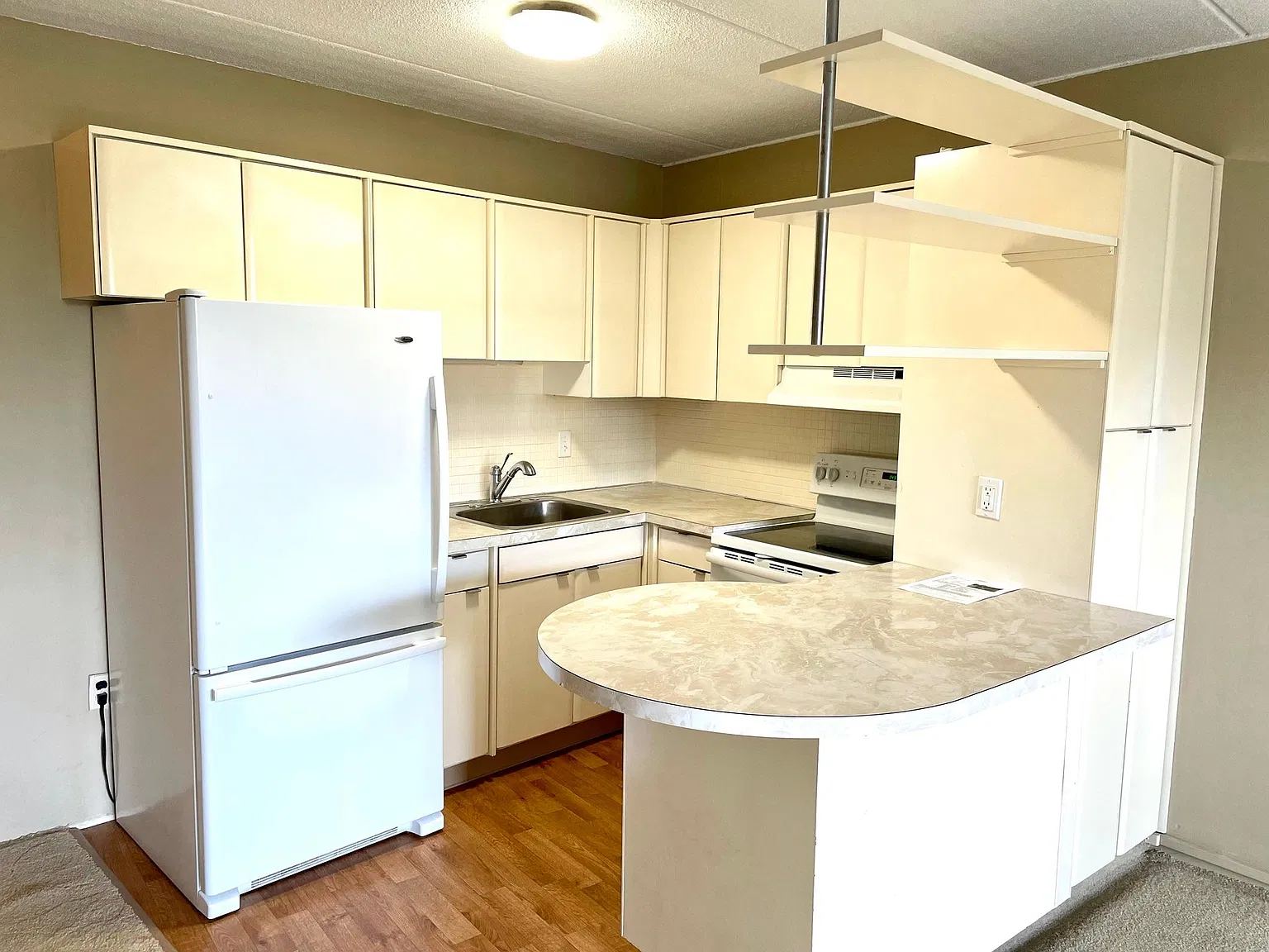 1 bed, 606 sqft, $1,950 — Photo 4
