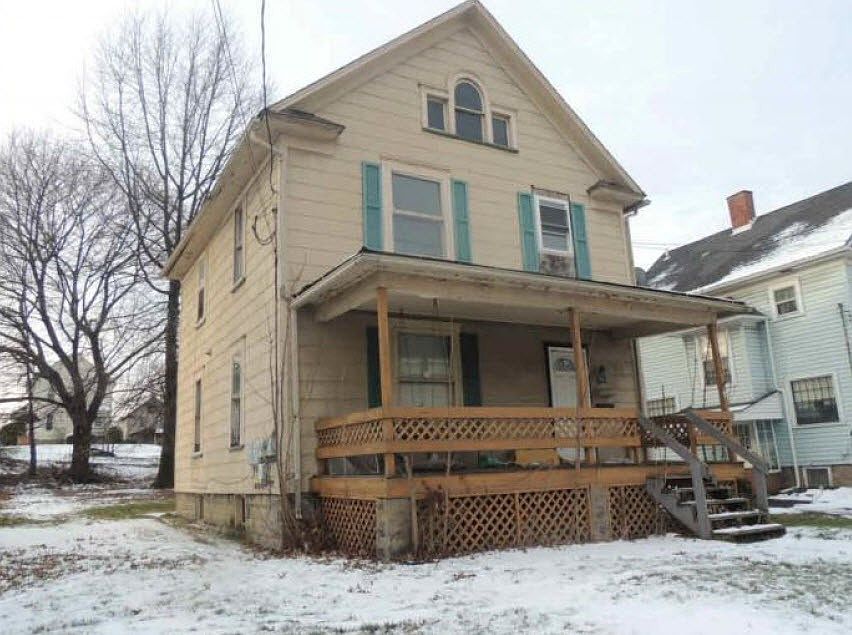 2nd image of 275 E Taggart St
