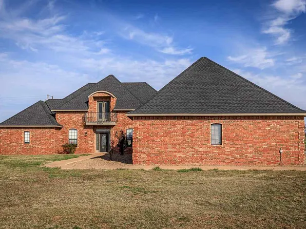 203 Soleil Dr, Walters, OK 73572