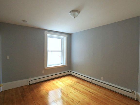 5th image of 119 Harvard St APT 6