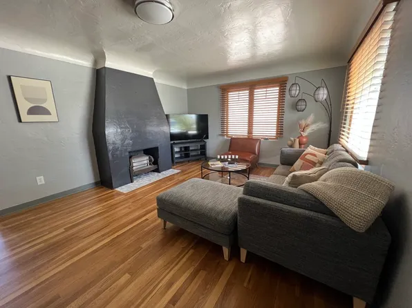 109 Wellesley Dr SE, Albuquerque, NM 87106