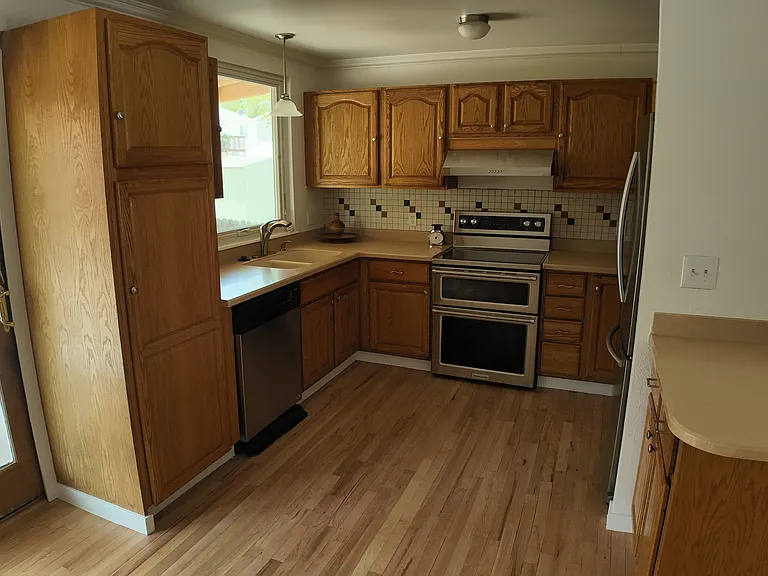 kitchen with newer appliances