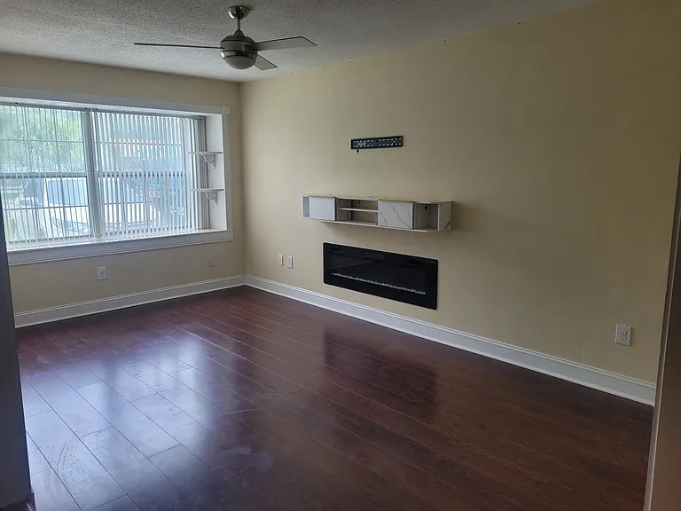 632 Mayflower Ave — Photo 5