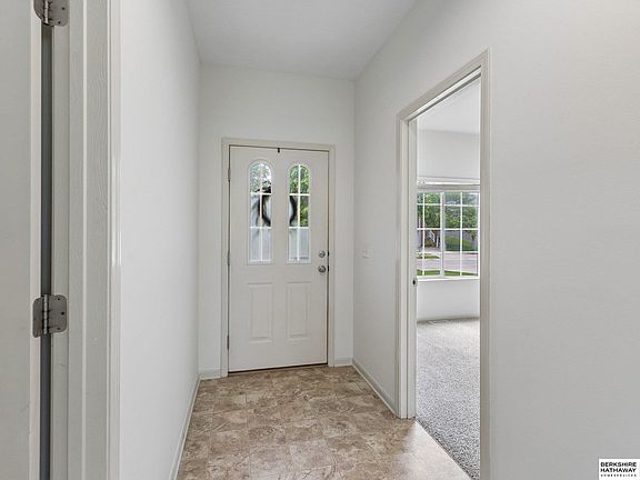4th image of 5013 N 160th St