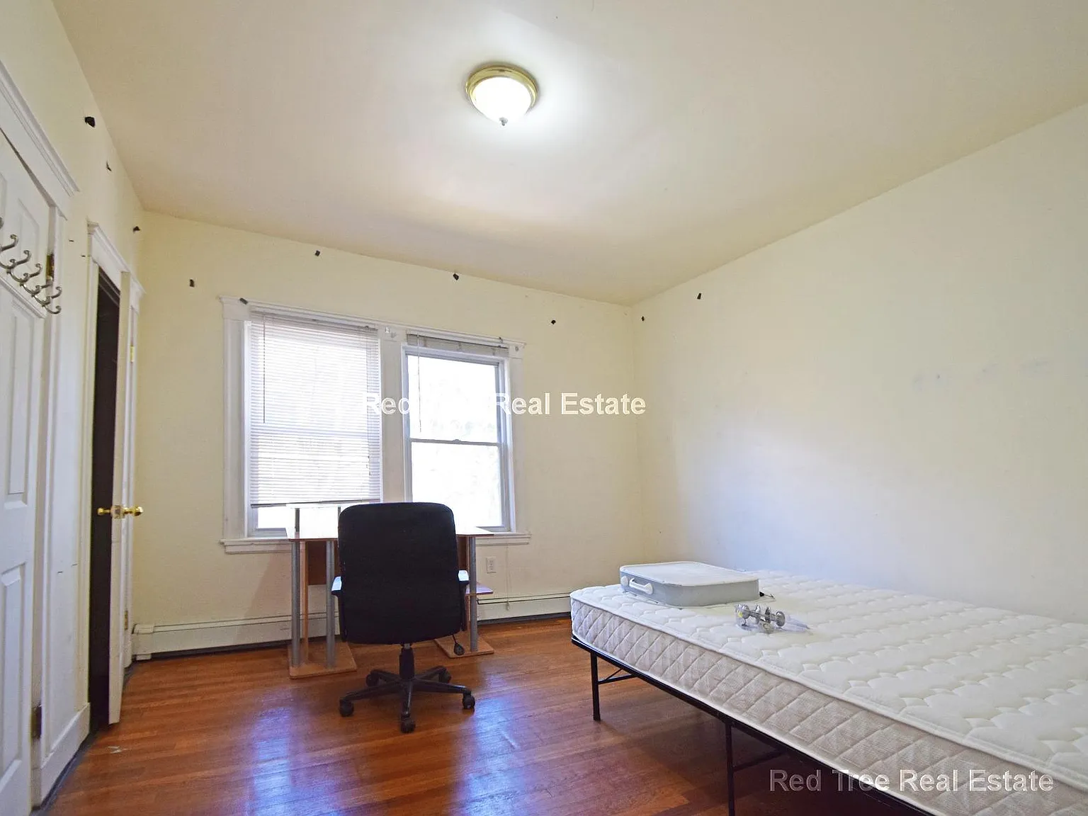 6 bed, 2.5 bath, 2330 sqft, $7,500 — Photo 3