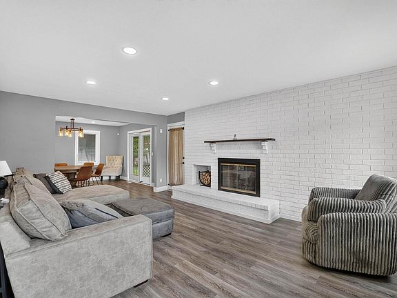 4th image of 511 Olympic Dr