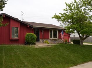 8426 W Glenbrook Rd, Milwaukee, WI 53224