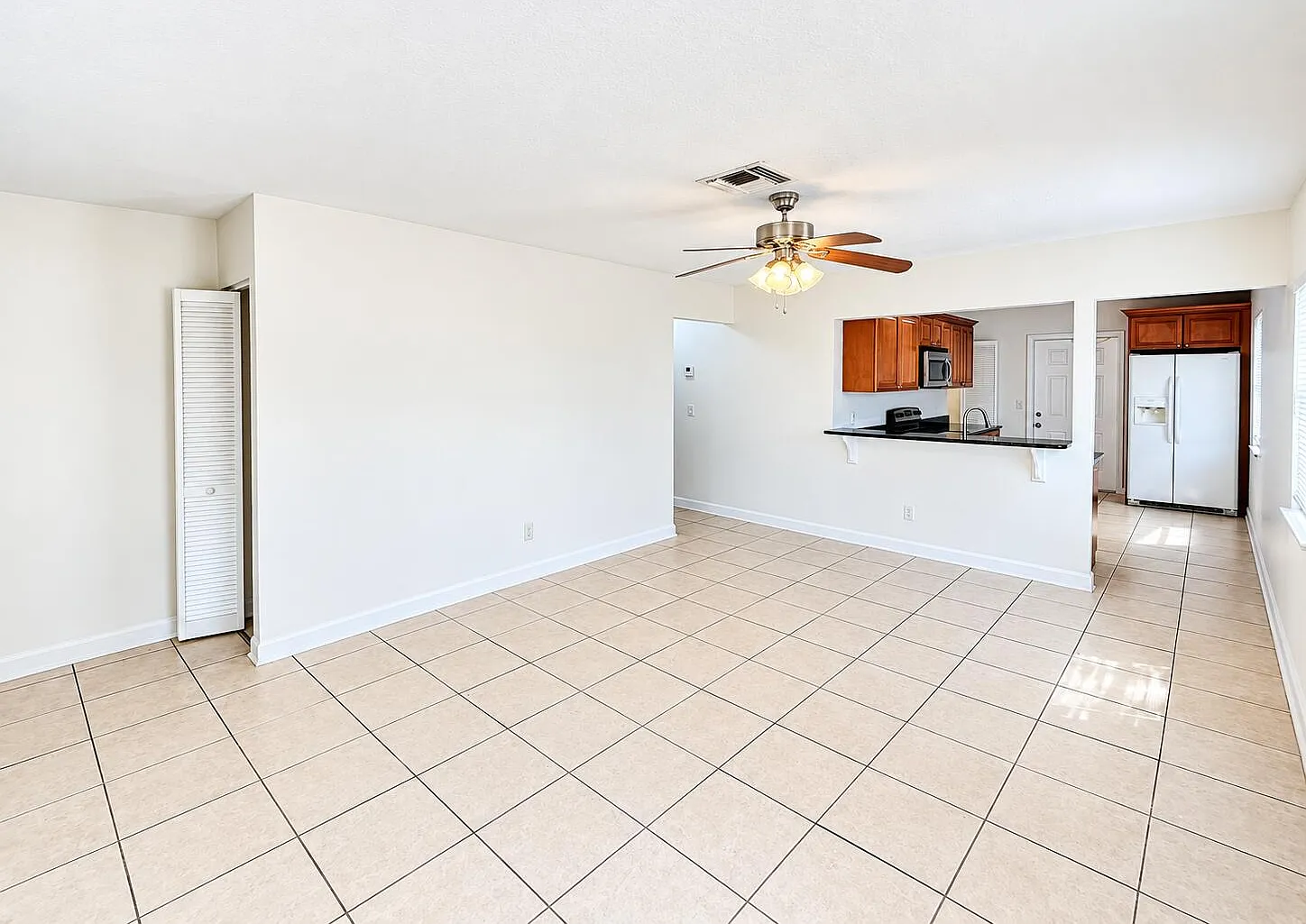 2 bed, 2.0 bath, 896 sqft, $2,100 — Photo 4