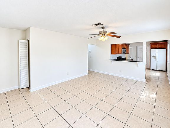 4th image of 3438 SE Iris St