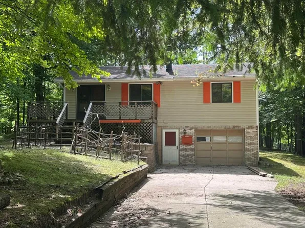 9524 Calgary Dr S, Stanwood, MI 49346