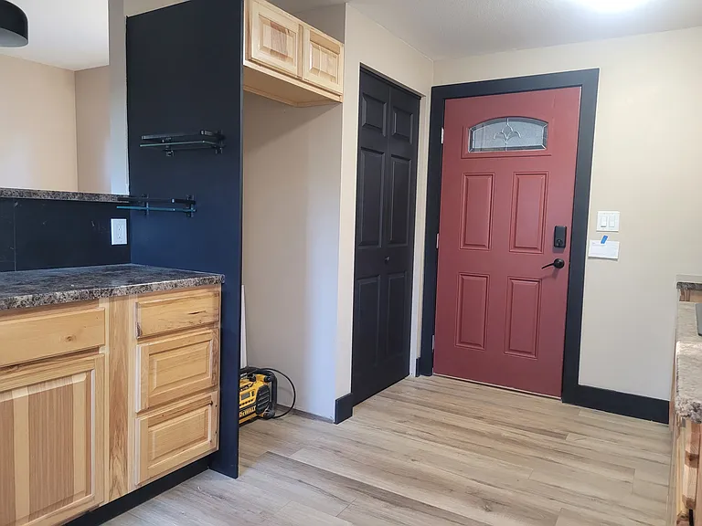 727 Lookout Mountain Rd #B — Photo 3