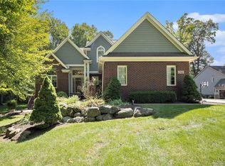 1799 Elkridge Cir, Highland, MI 48356