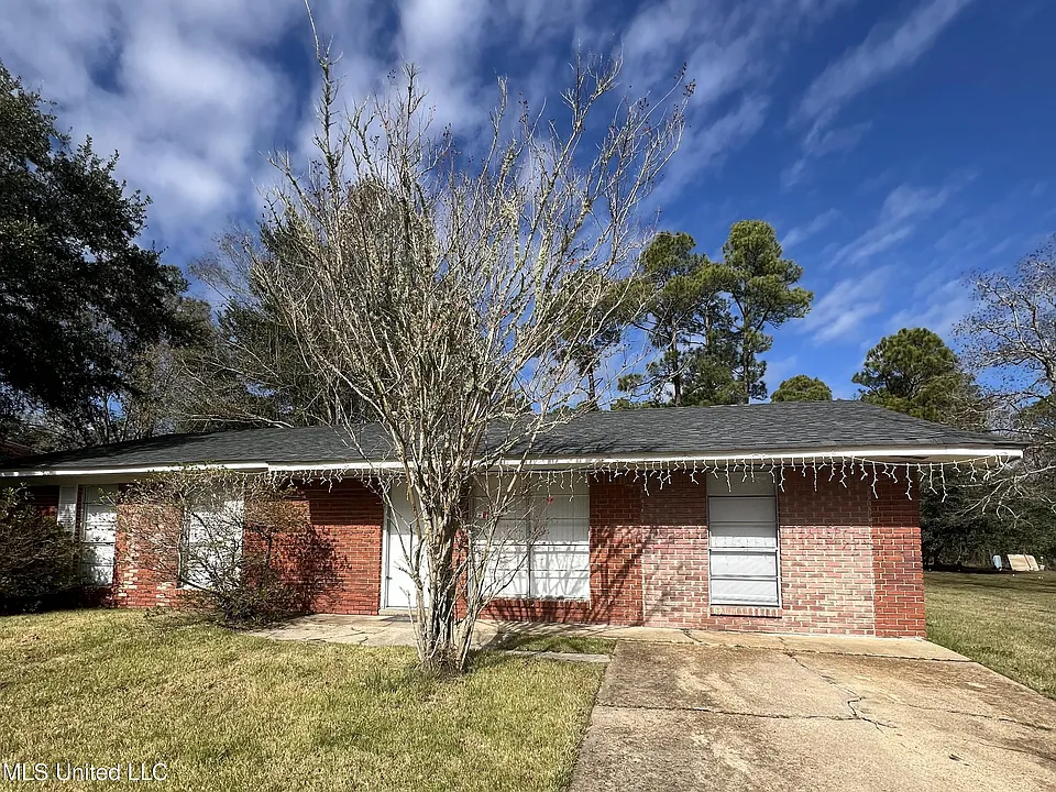 2711 E David Dr