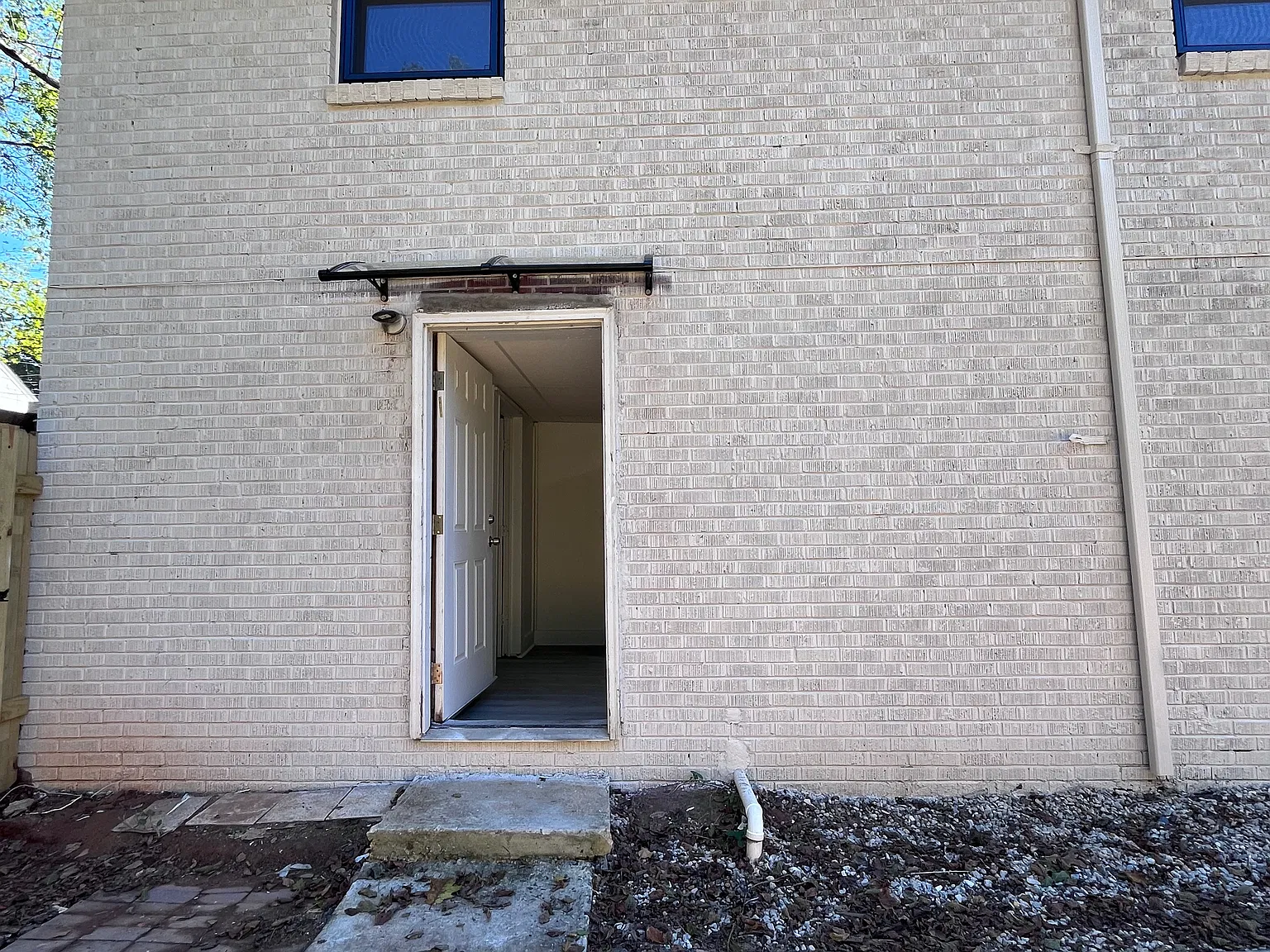 2 bed, 700 sqft, $1,100 — Photo 3
