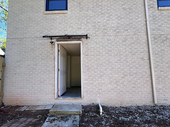 3rd image of 312 Davis Park Rd #D