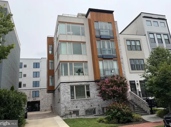915 12th St NE APT 1, Washington, DC 20002
