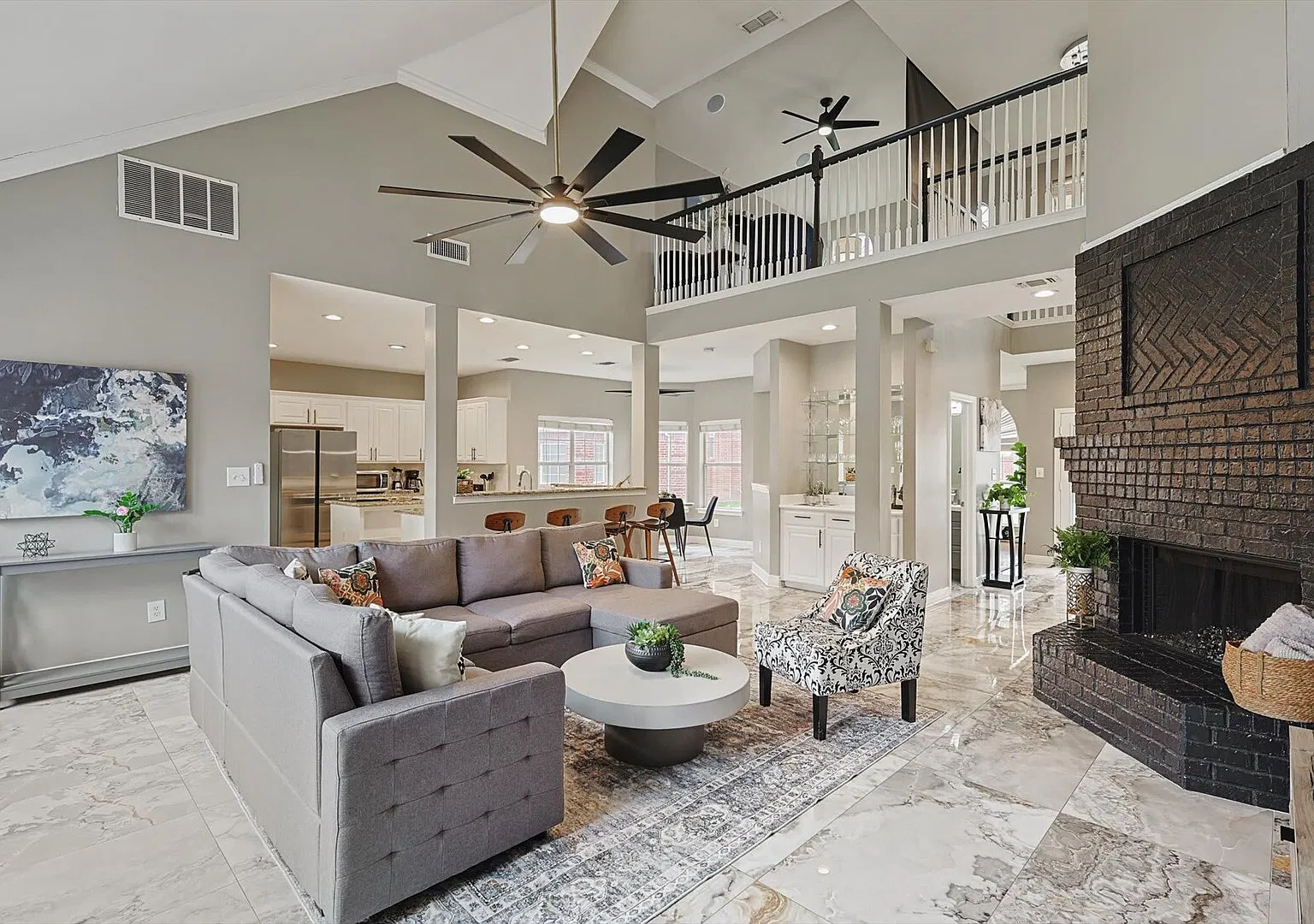 Immaculate 5BR/2.5B Villa with Pool and Cinema — Photo 4