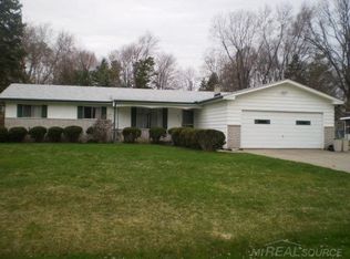 47367 Harry St, Utica, MI 48317