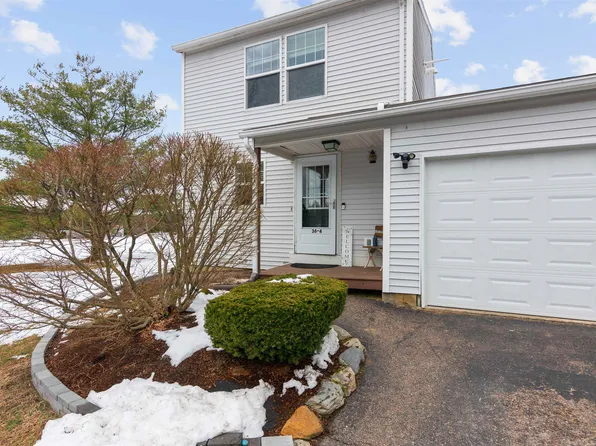 36 Robert Frost Circle #4, Colchester, VT 05446