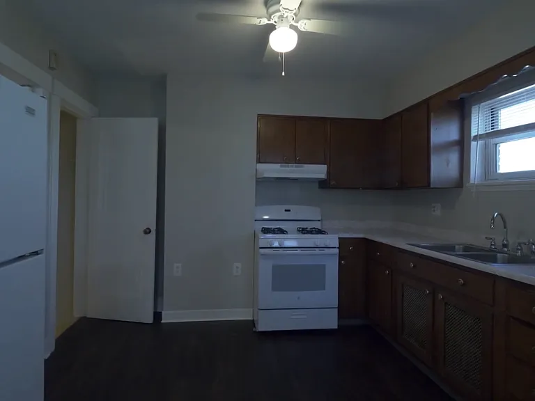 373 S Pacific Ave — Photo 19