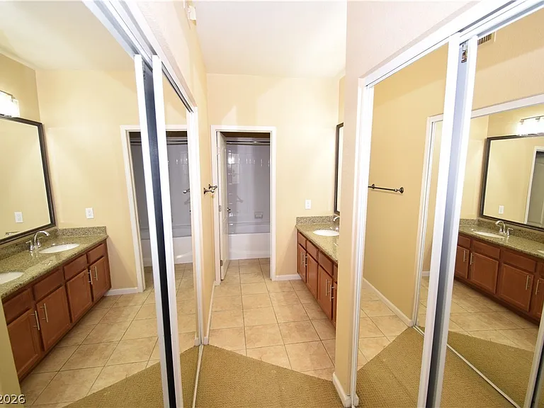 1613 Queen Victoria St #103 — Photo 17