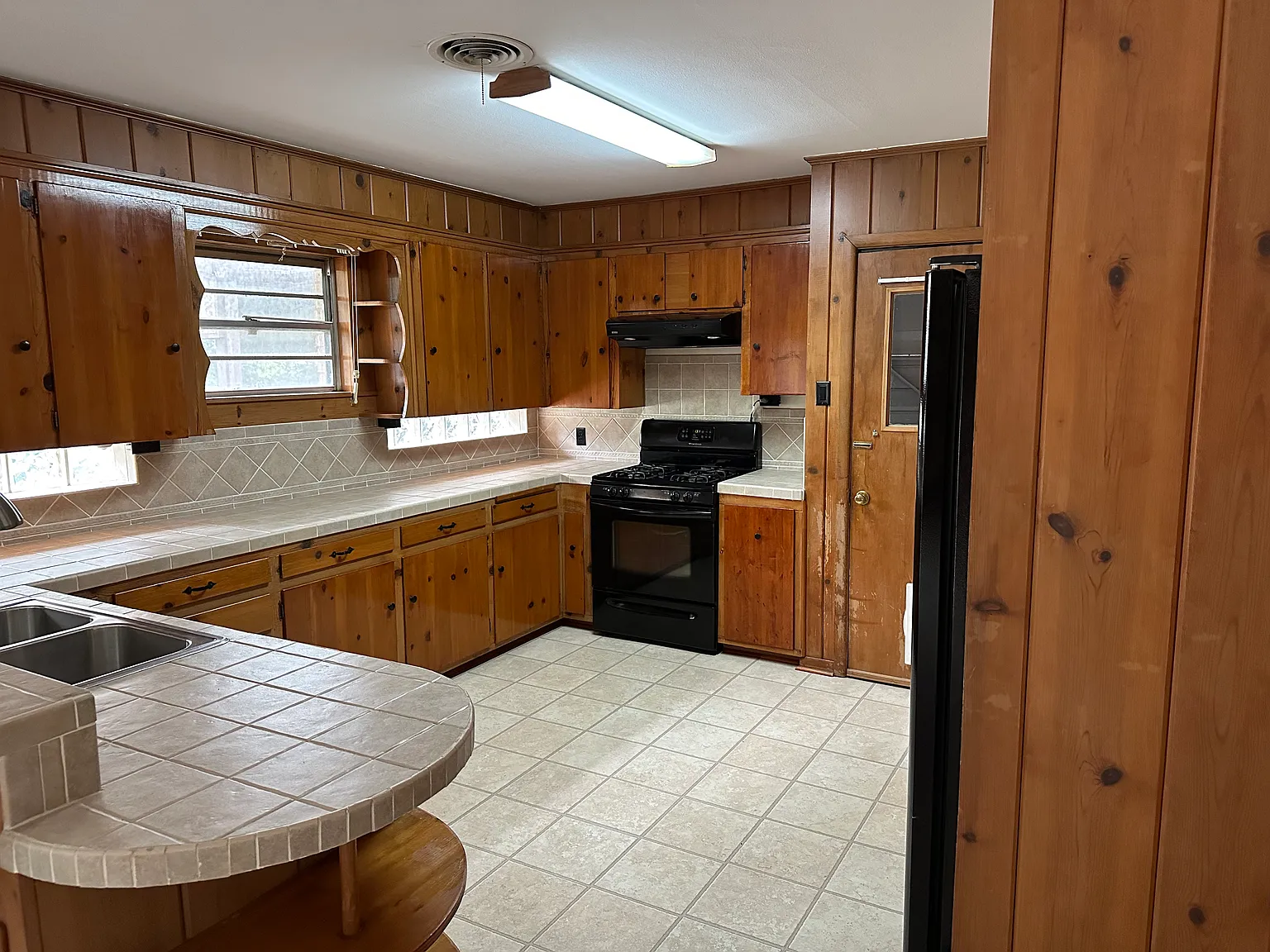 3 bed, 1694 sqft, $2,000 — Photo 4