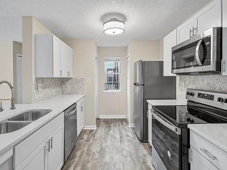 Cypress Pointe St — Photo 11