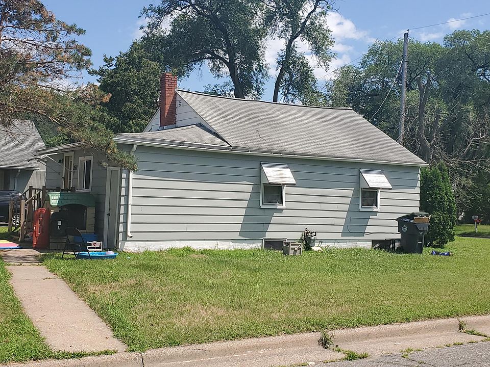 2nd image of 2601 Cottage Grove Ave