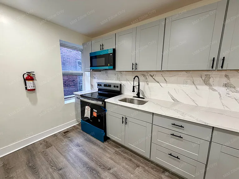 536 State St #B — Photo 1