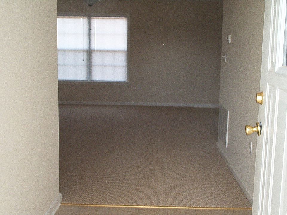 2nd image of 106 Naples Ct