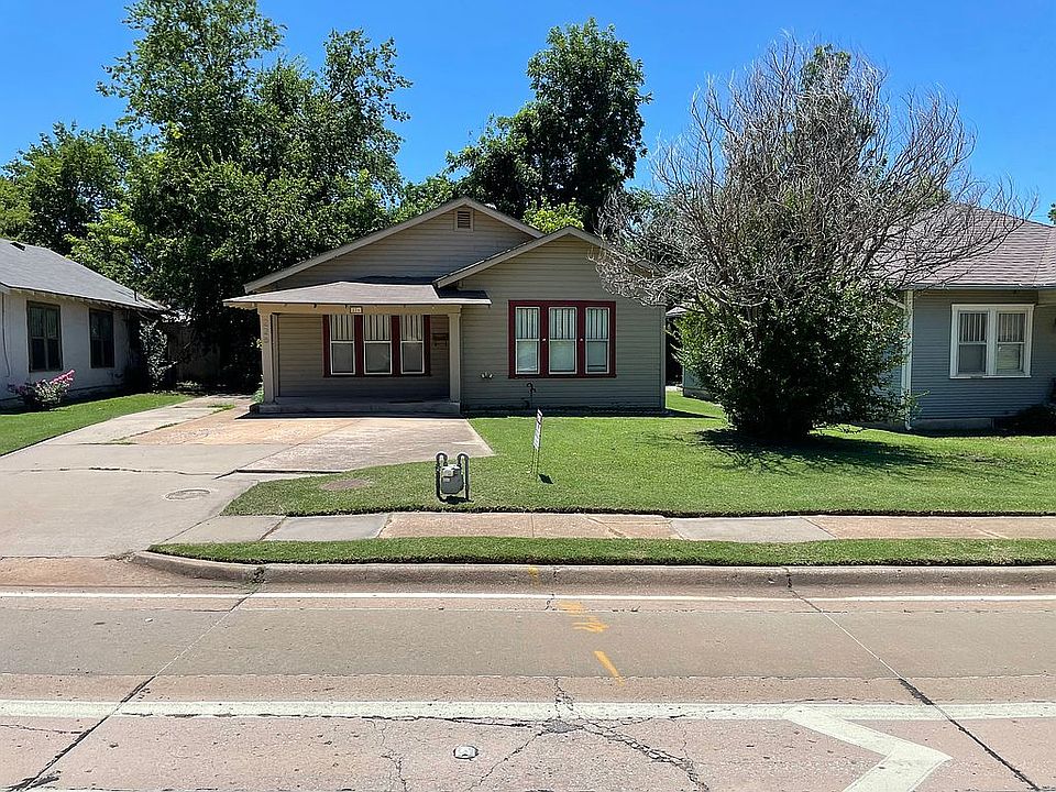 1st image of 226 E Ayers St