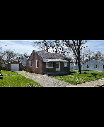 2nd image of 814 W Bartlett Ct