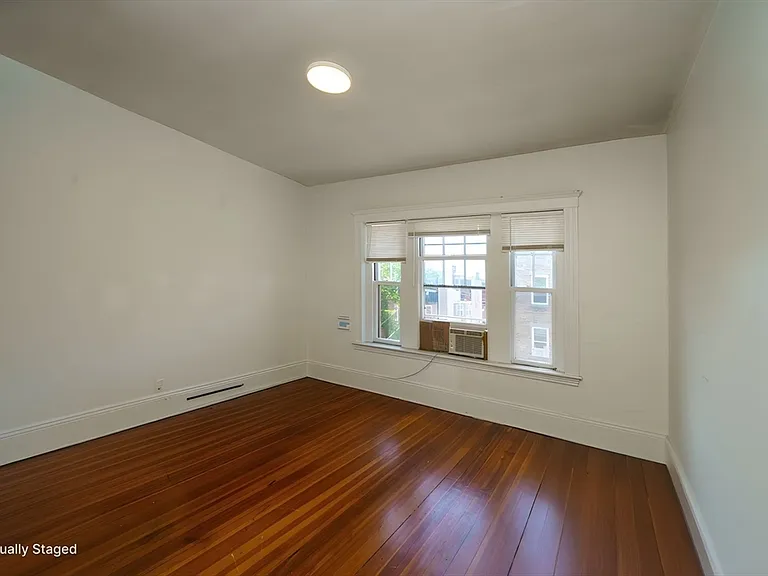39 Strathmore Rd #2 — Photo 10
