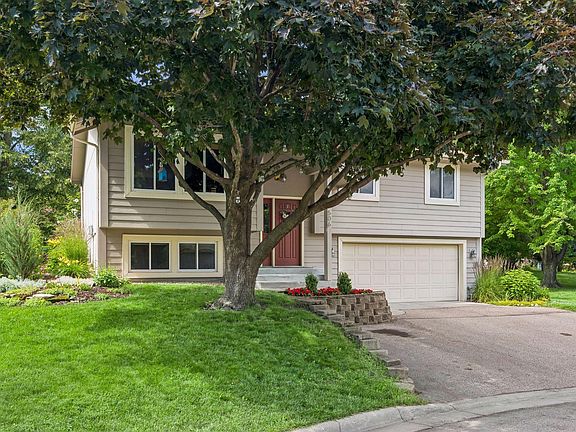3rd image of 506 Laredo Ln
