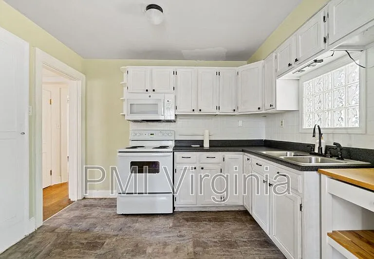 818 W 42nd St — Photo 20