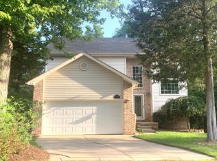 180 Cloverport Ave, Rochester, MI 48307