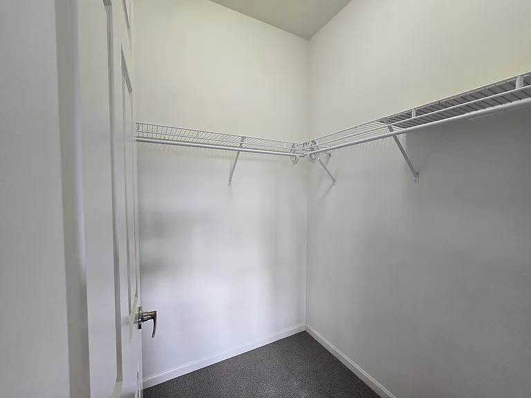 1844 N Lockwood Ave #B — Photo 7