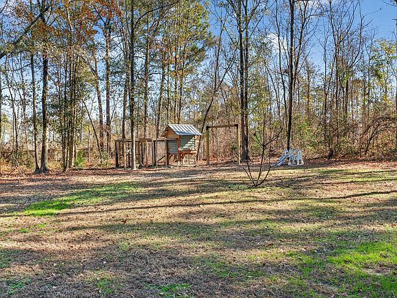 3rd image of 1539 Ben Franklin Rd