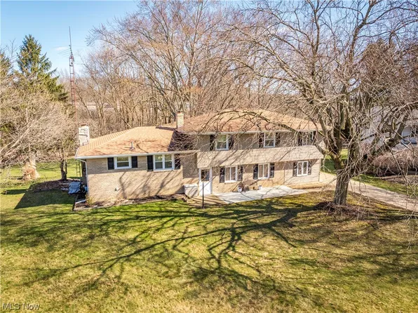 4634 Meadowview Dr NW, Canton, OH 44718