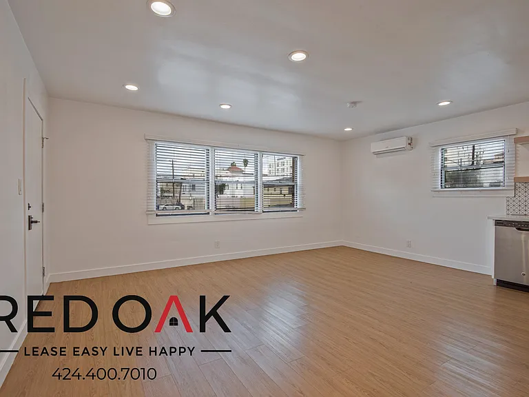 3148 James M Wood Blvd #3150 — Photo 1