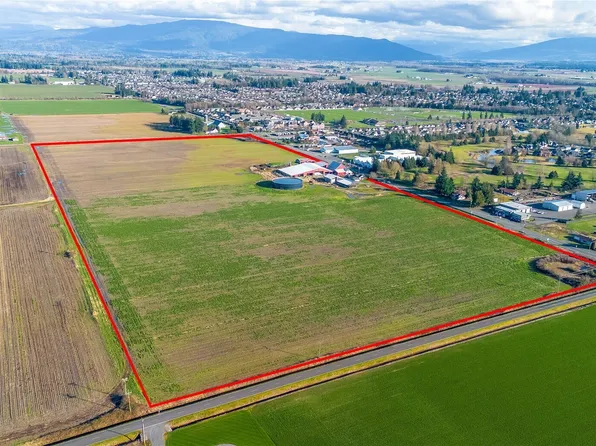 790 E Badger Road, Lynden, WA 98264