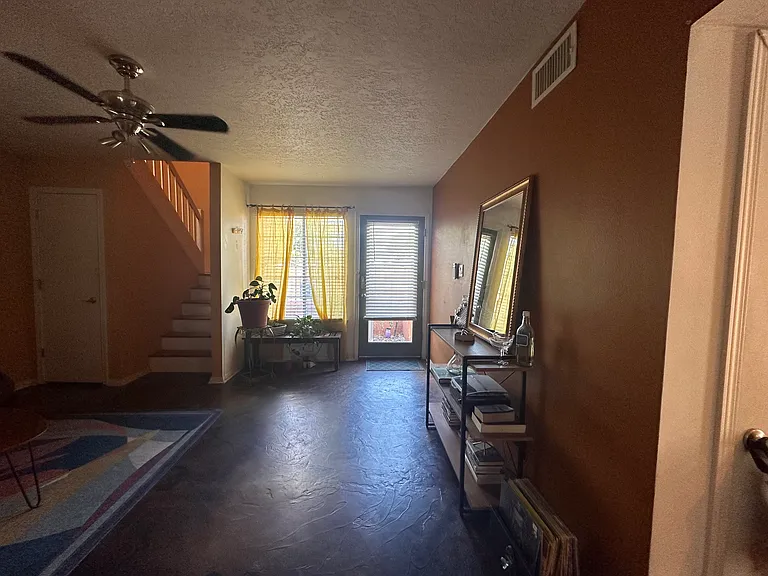 1264 Rosemont Ave NW — Photo 8