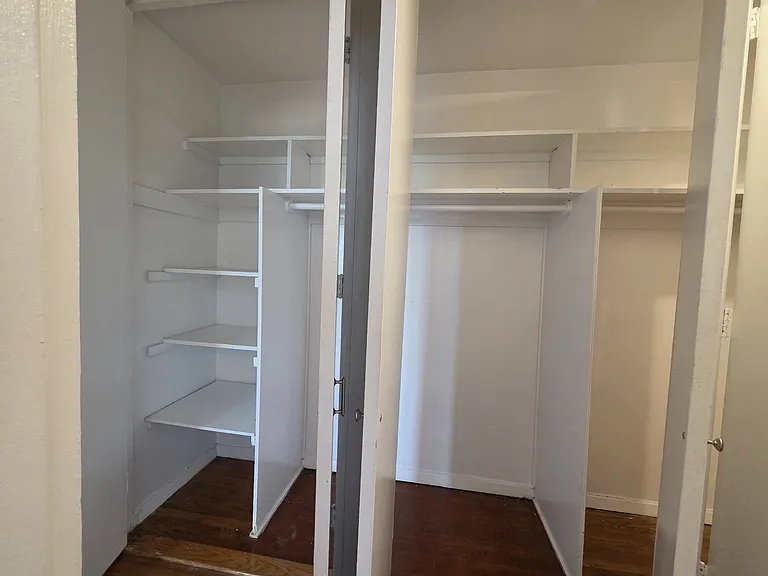 210 W 251st St #5B — Photo 6