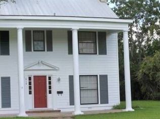 910 N Indianola St, Cuero, TX 77954